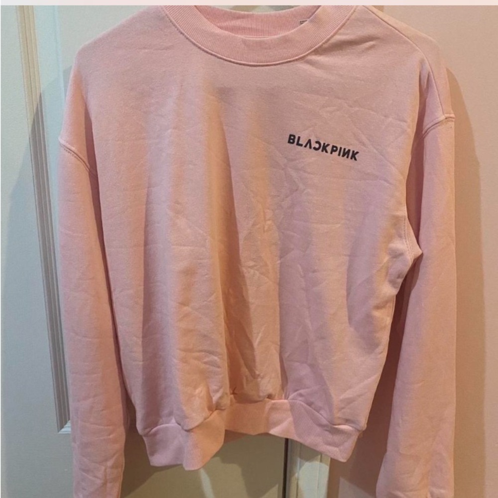 Exclusive Blackpink X H&M 2023 collection pink crewneck